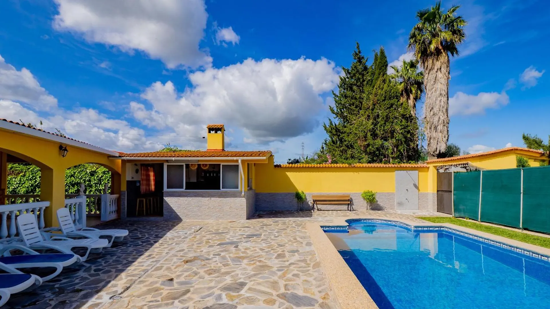 בית נופש Alhaurín de la Torre Cubo'S Finca Megan